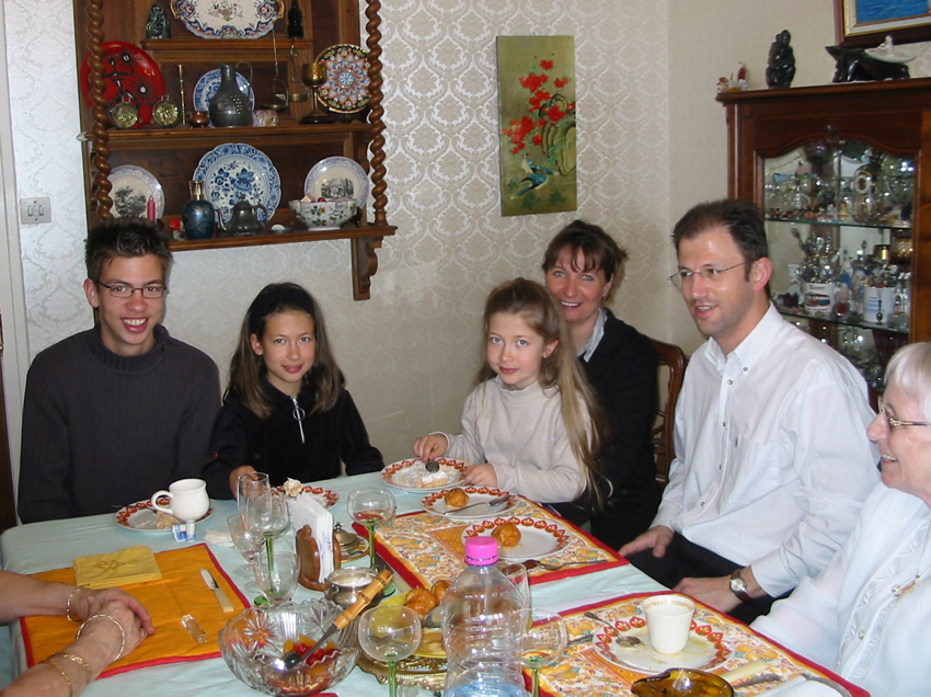 Visite de Pierre-Yves à gauche et sa famille.
