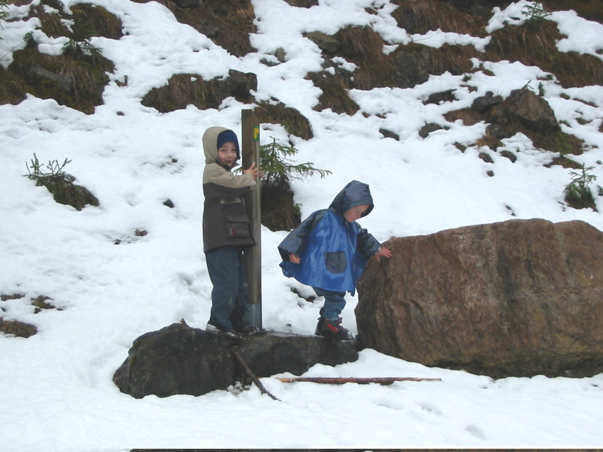 Plaisir de marcher dans la neige.