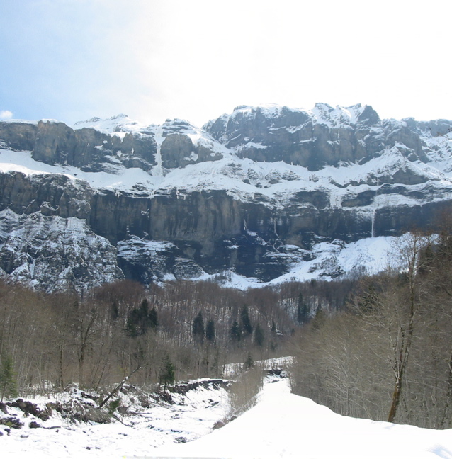 050418 Fer à cheval falaise
