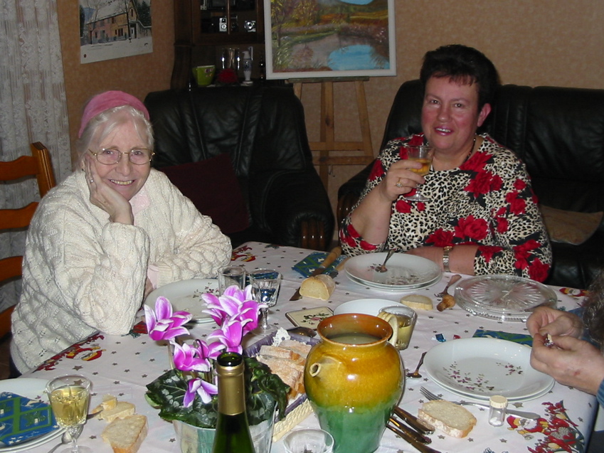 Repas de Nicole, avec Annik.