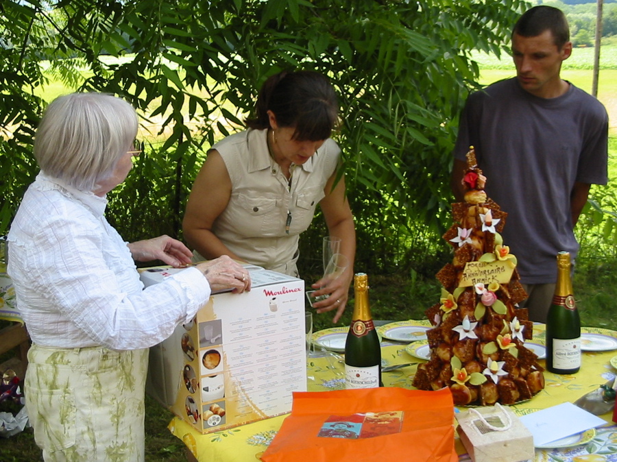 Annik, Geneviève et Gilles.