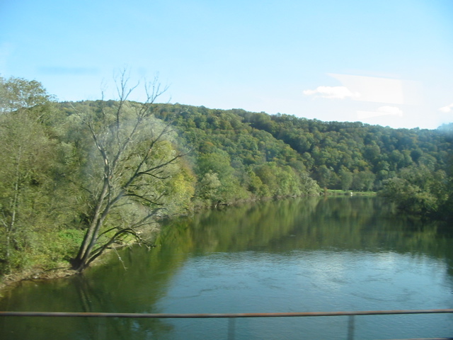 Bords du Doubs depuis le train. - 1
