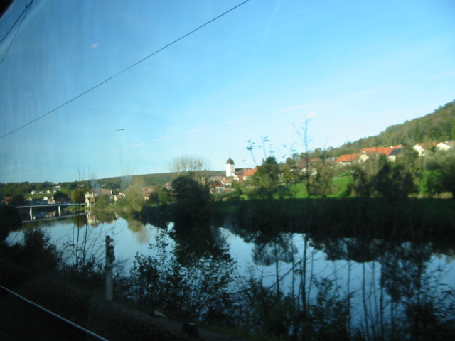 Bords du Doubs depuis le train. - 33