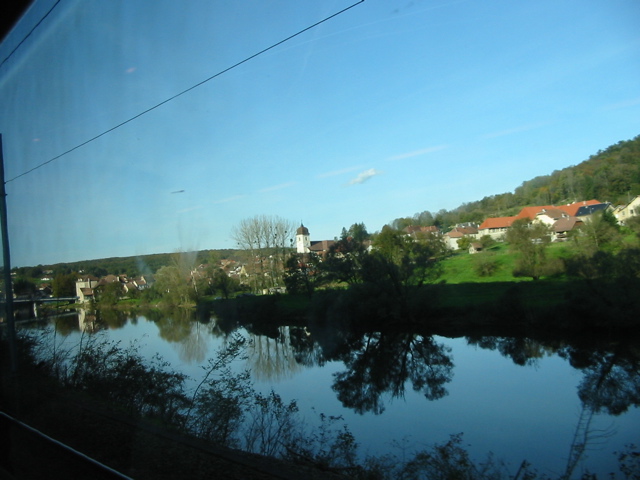 Bords du Doubs depuis le train. - 34