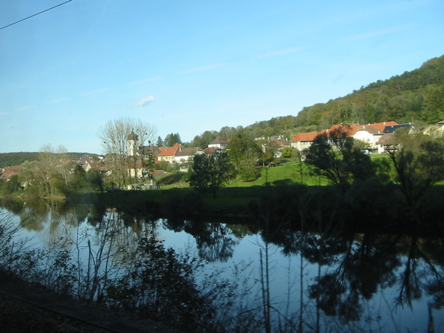 Bords du Doubs depuis le train. - 35