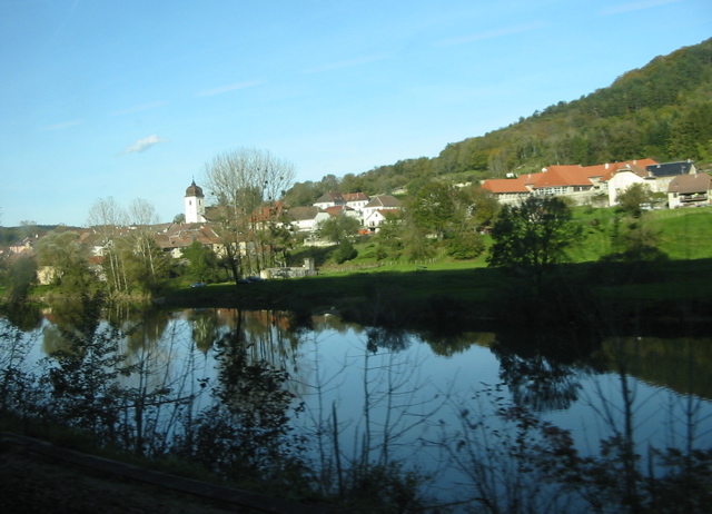 Bords du Doubs depuis le train. - 36