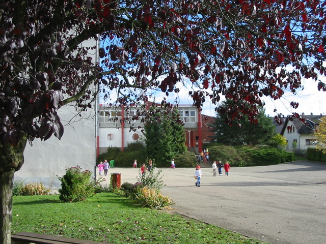 Alexis sort de l'école - 1