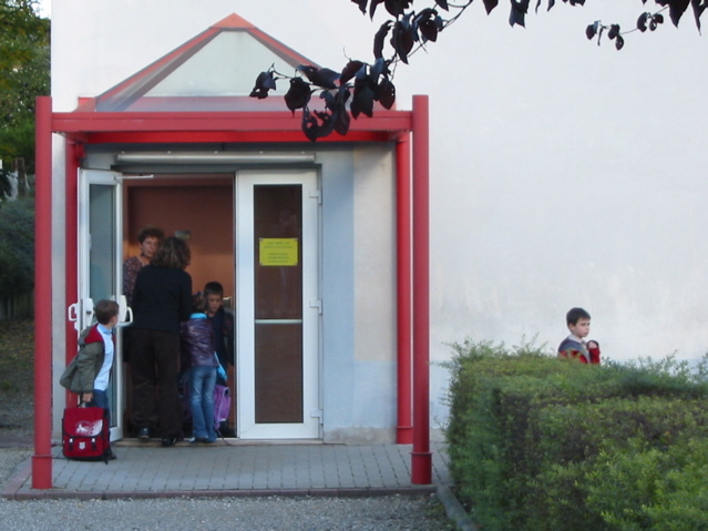 Alexis sort de l'école - 10